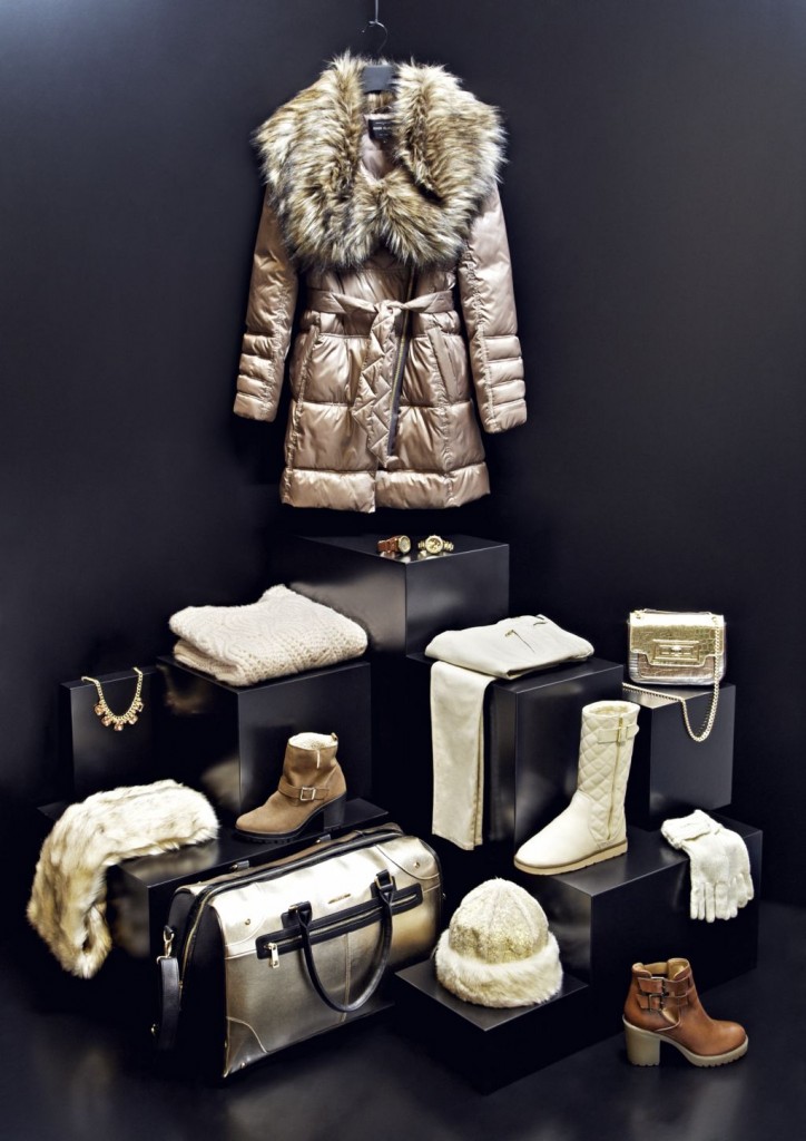 River Island zloto